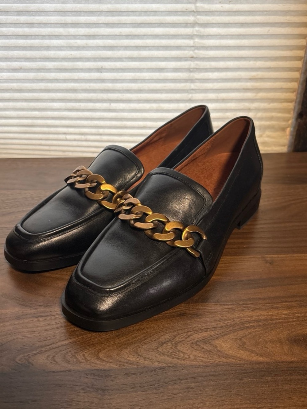 Vionic women's Black Leather Chain-Trim Loafers